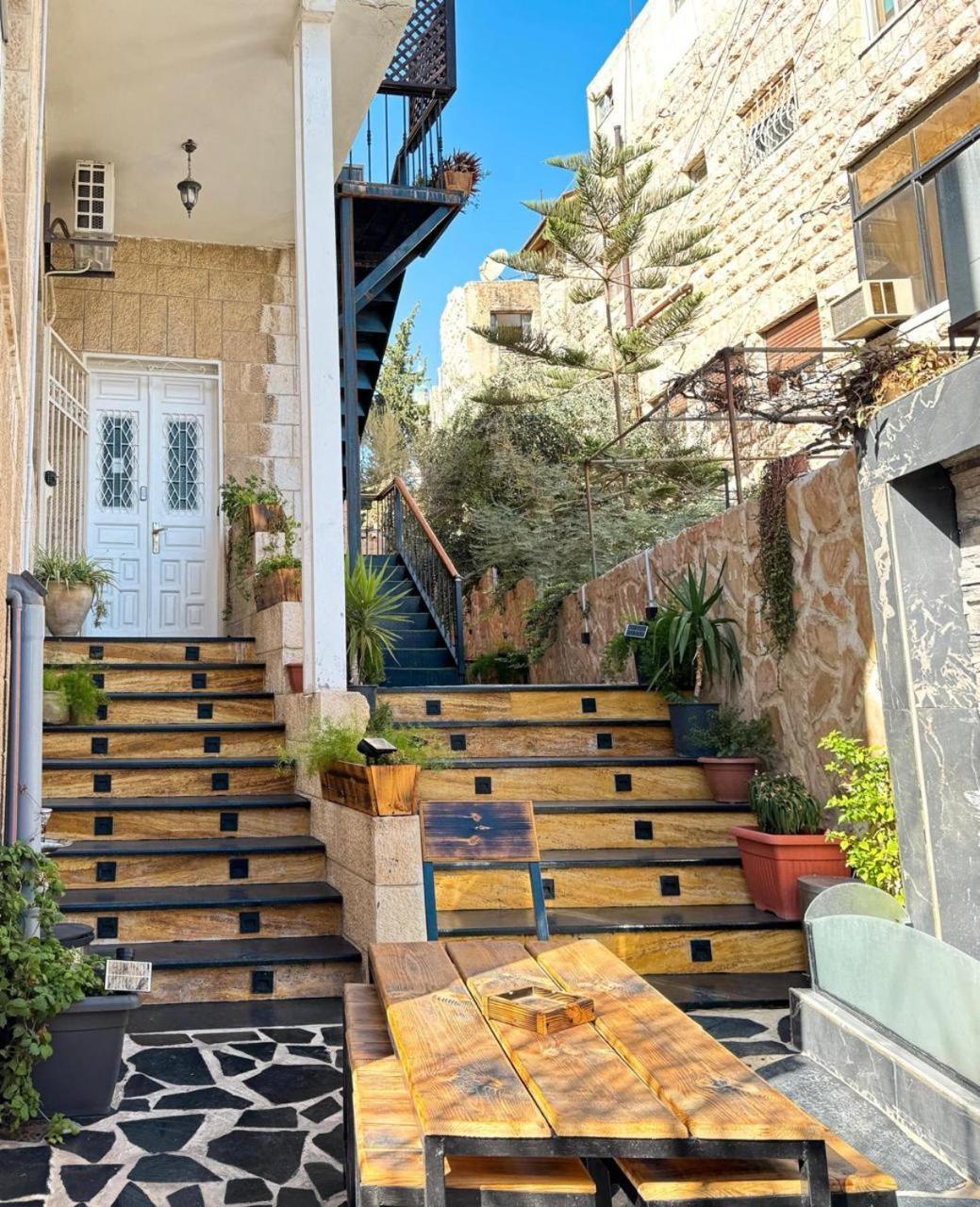 Beit Ahlan Hotel Amman Exterior foto