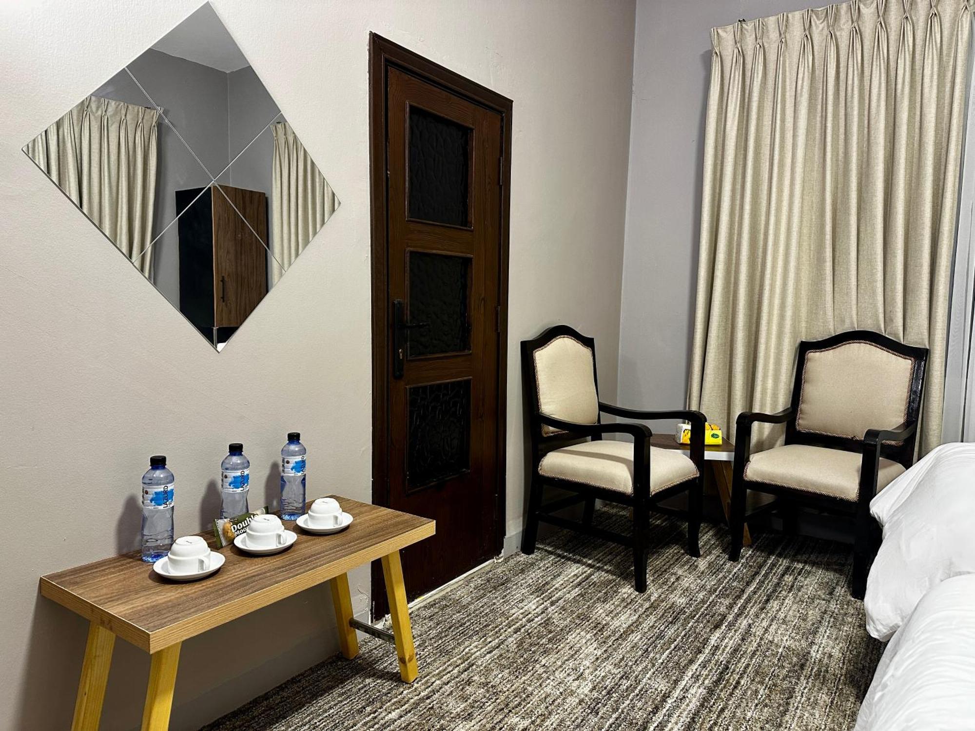 Beit Ahlan Hotel Amman Exterior foto