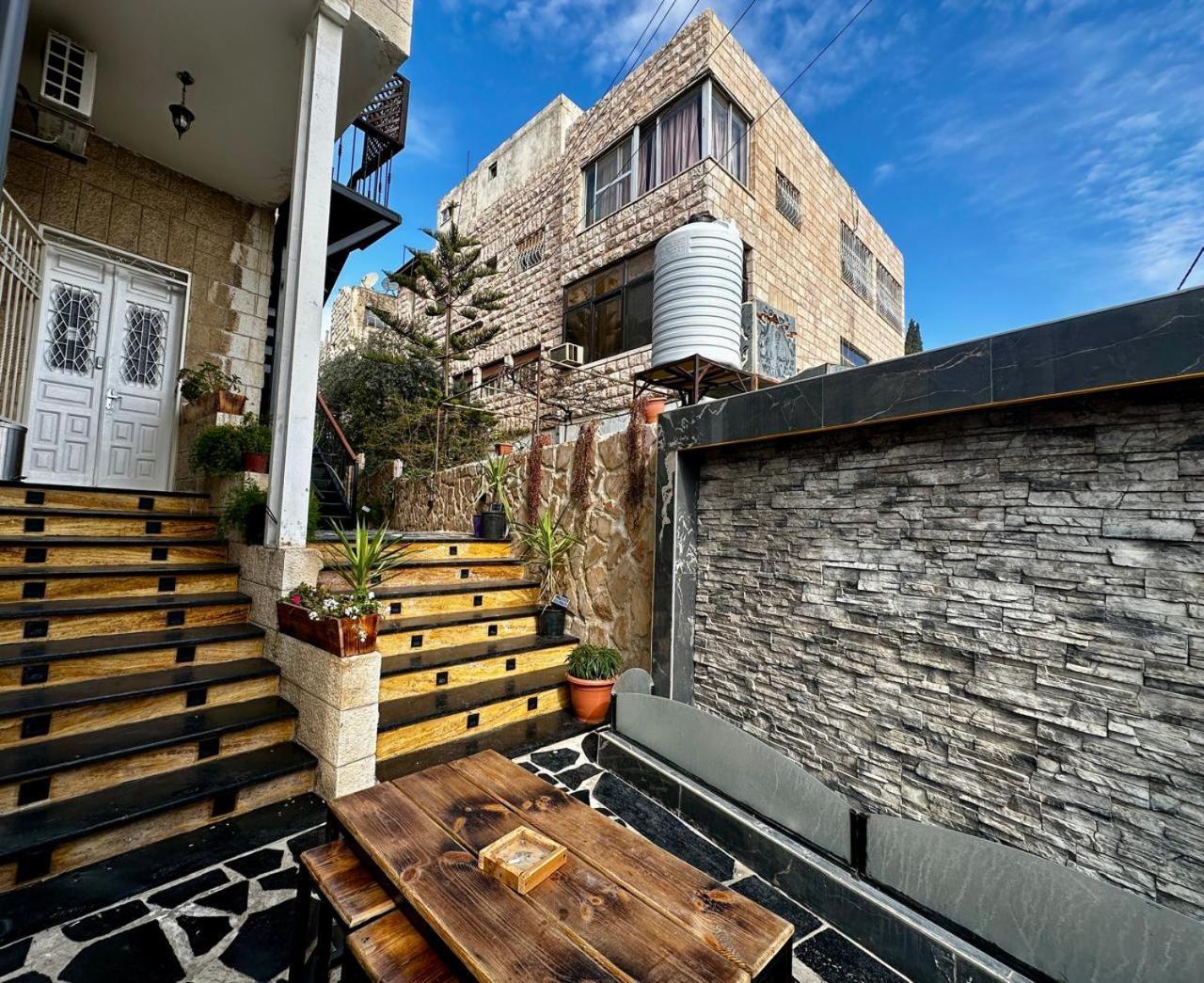 Beit Ahlan Hotel Amman Exterior foto